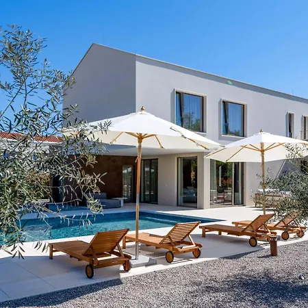 Villa Nareo Collection With Private Pool *