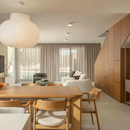Nareo Collection With Private Pool