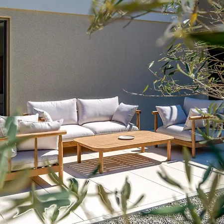 Nareo Collection With Private Pool